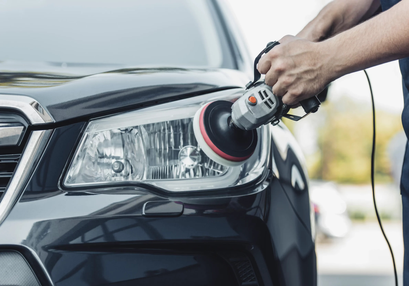 Rénovation de phares : redonnez éclat et sécurité à votre voiture