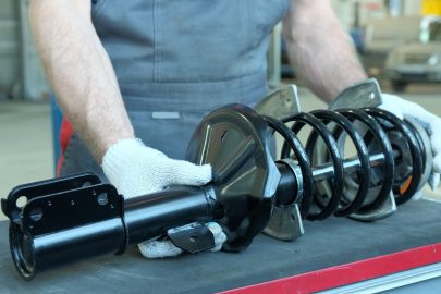 Jambe de suspension auto prémontée : fonctionnement, avantages et choix technique